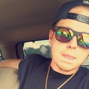 Meet your Posher, Nicholas